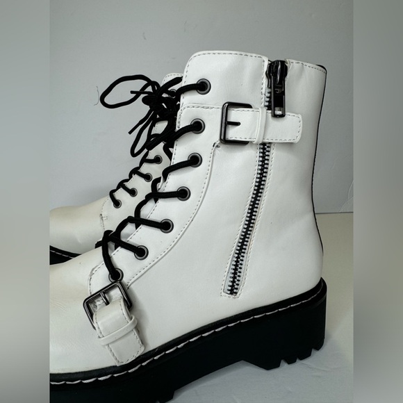 Wild Pair Womens Arriele Leather white Ankle Boots size 10M new - Picture 7 of 10